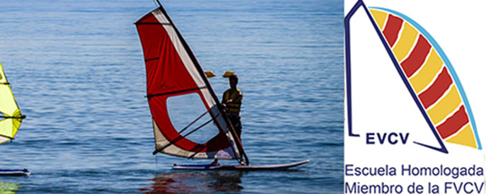 Tablas de windsurf en la playa de Oliva